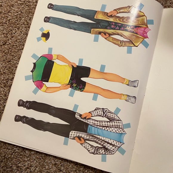 Barbie Paper Dolls - 1994 - Picture 7 of 15